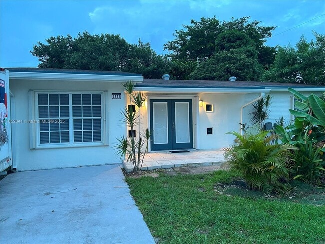 Primary Photo - 4337 SW 49th St