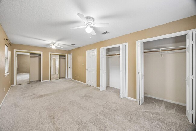 Building Photo - 422 Nursery Rd