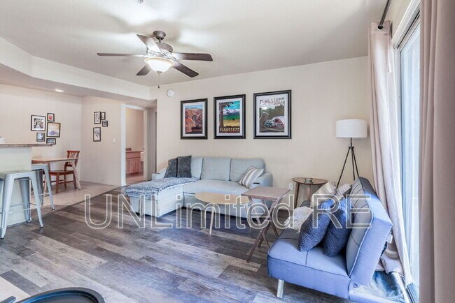 Building Photo - 1385 W University Ave