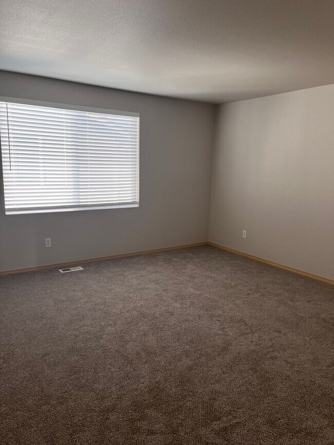 Building Photo - Beautiful 3 Bedroom home in Puyallup