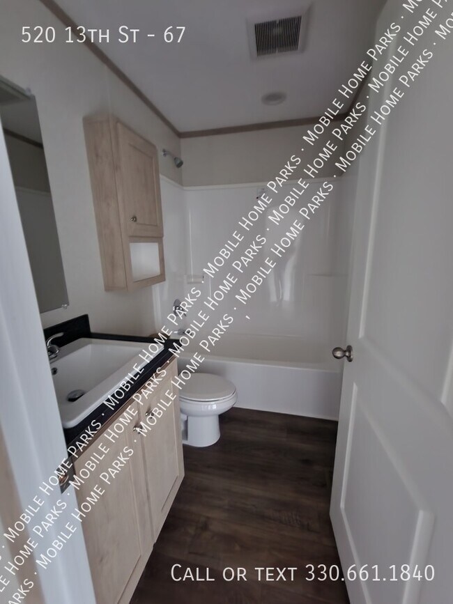 Building Photo - 520 13th St