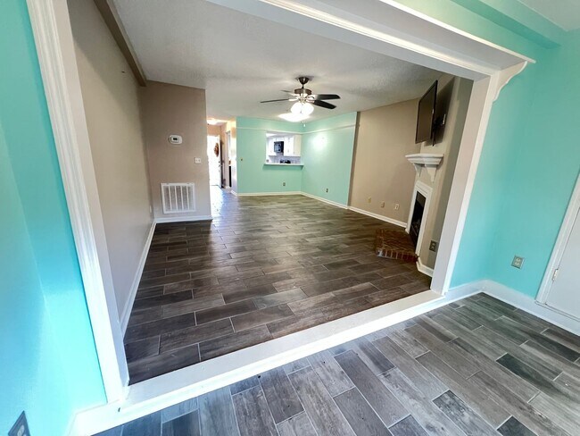 Building Photo - Stunning and Spacious 2 Bedroom, 2.5 Bath, Town Home With Sunroom and Deck!