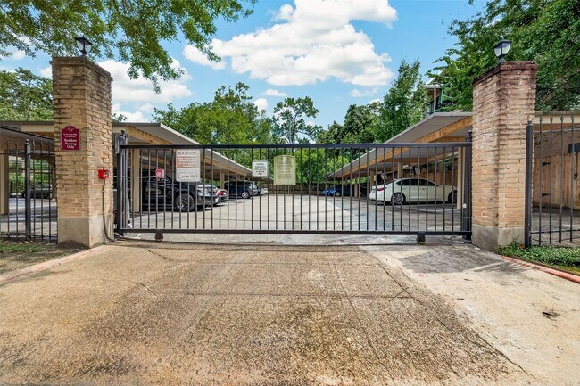 Building Photo - 4515 Briar Hollow Pl