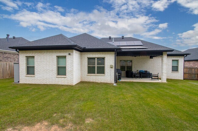 Building Photo - Application Pending