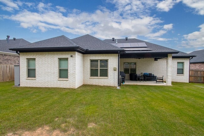 Building Photo - Fabulous Homes in Miller's Glenn