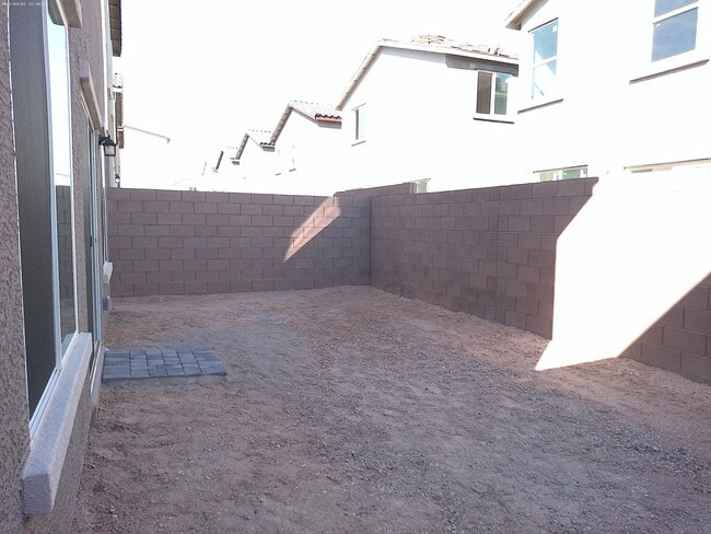 Building Photo - Rush Ave