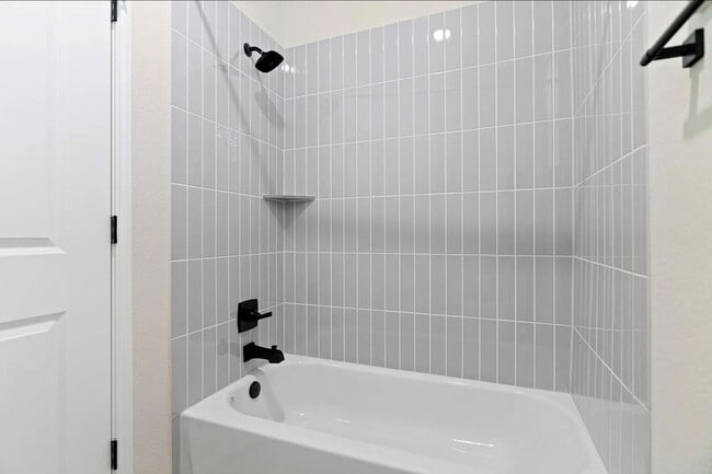 Building Photo - 1612 Kit Cir