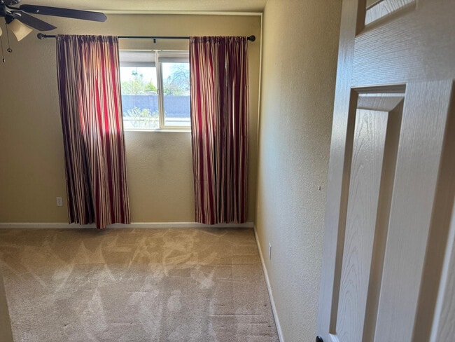 Building Photo - 2058 E Fremont Dr