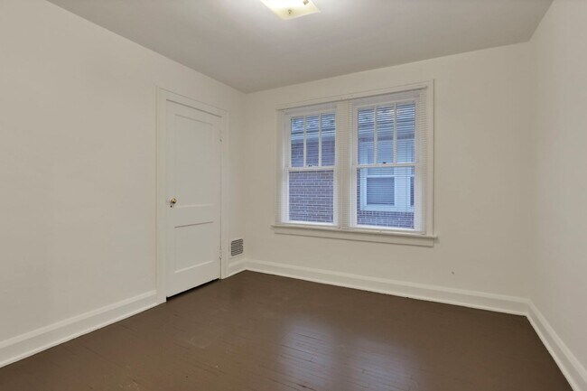 Building Photo - 1161-1163-1163 Linwood Ave