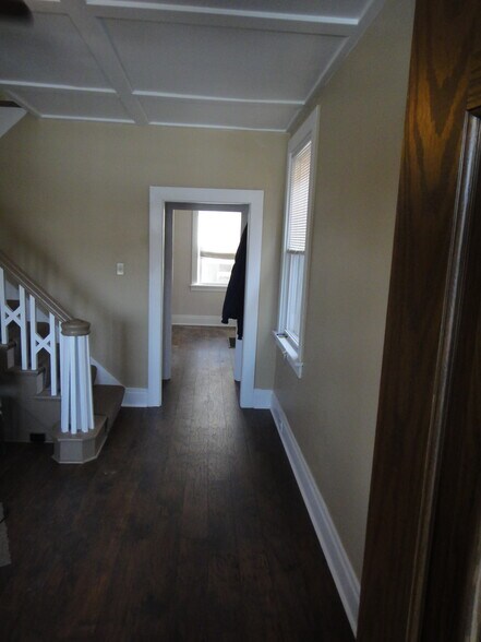Building Photo - 725 McCaslin St