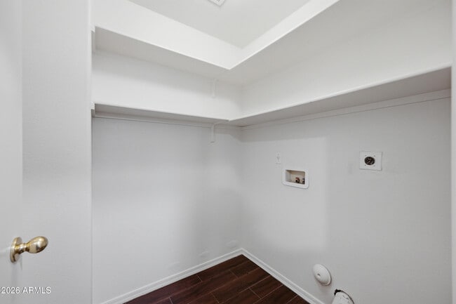 Building Photo - 1571 E Orchid Ct