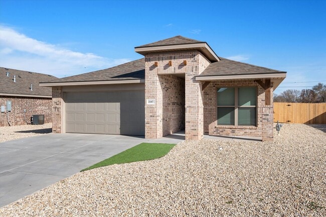 Building Photo - More Space, More Style, Welcome to 2507 Kenwood!