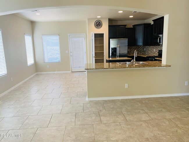 Building Photo - 3837 Loma Cristobal