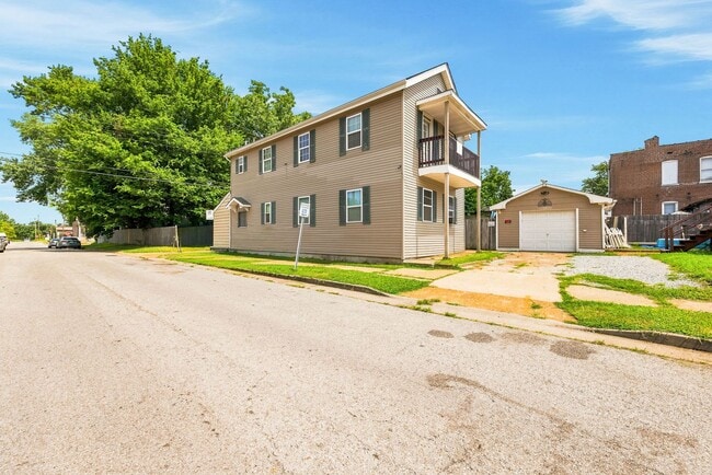 Building Photo - 511 Schirmer St