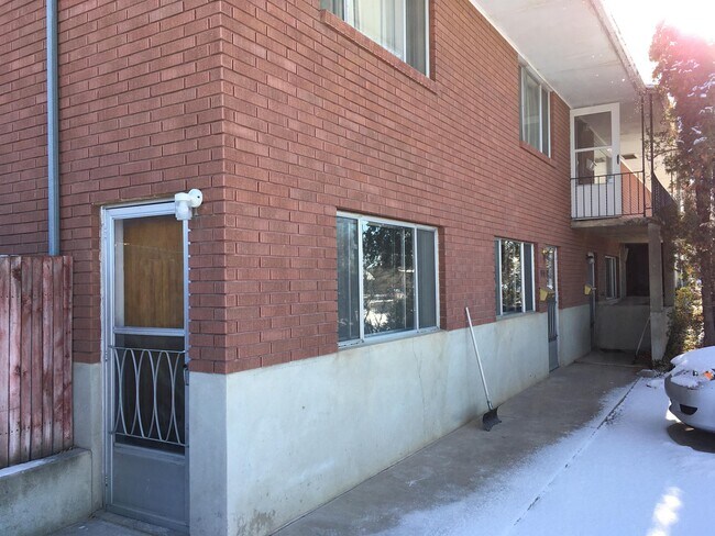 Building Photo - 814 N 700 E