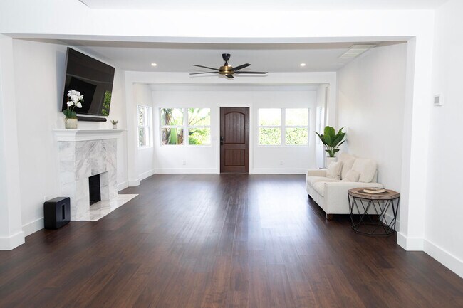 Building Photo - 634 SE 3rd Ave