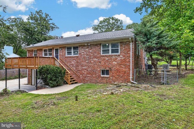 Building Photo - 6104 St John Dr