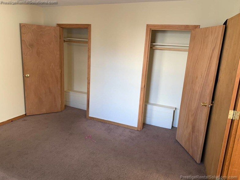 Primary Photo - 96 Nichols Ave