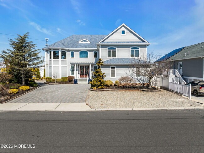 Building Photo - 3110 Windsor Ave