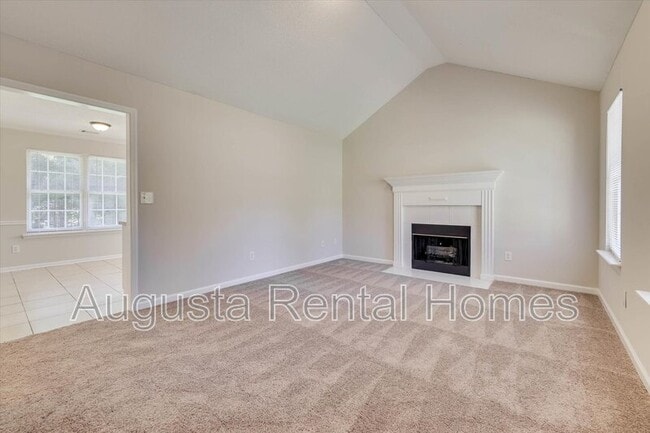 Building Photo - 2811 Bennington Dr