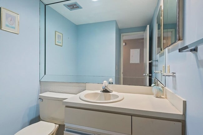 Building Photo - 3800 Galt Ocean Dr