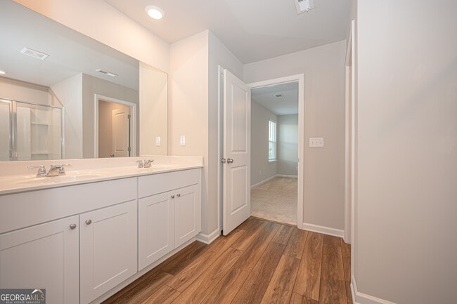 Building Photo - 76 Blue River Ct