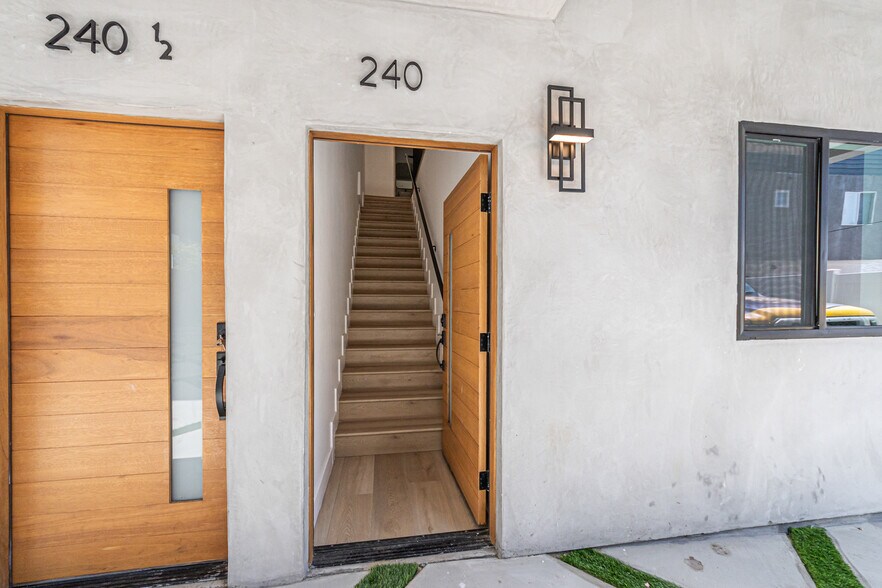 Building Photo - 242 N Dillon St