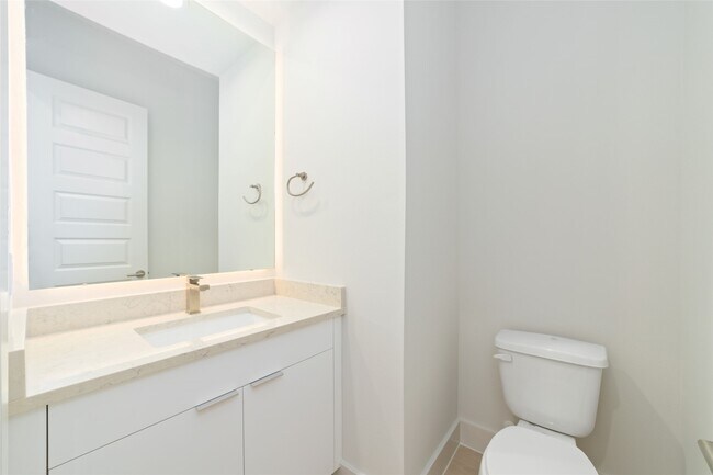 Building Photo - 3007 Ventas Dr