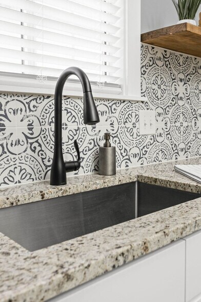 Building Photo - 848 Camp St