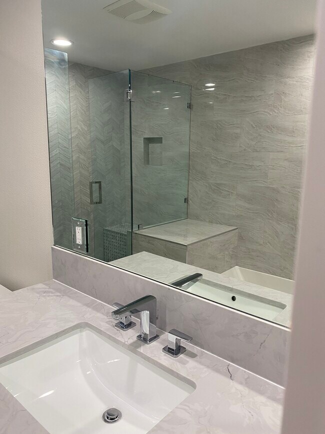 Building Photo - 7890 E Spring St