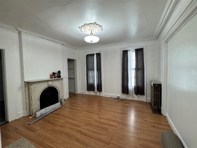 Building Photo - 14 Conklin St