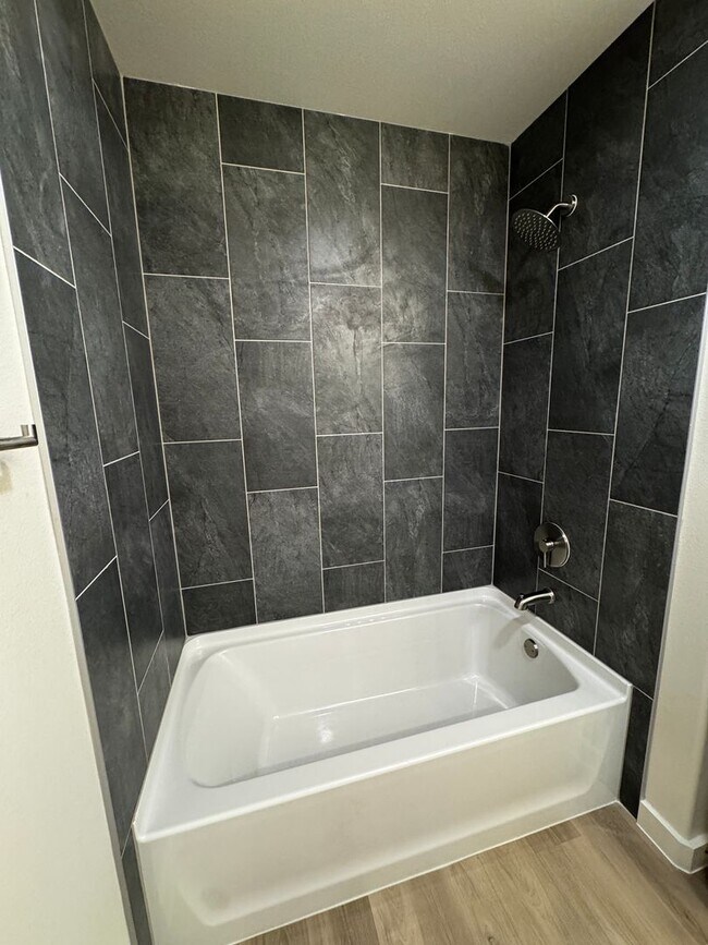 Building Photo - Fabulous Luxury Newer 2026 Build 3/2/2