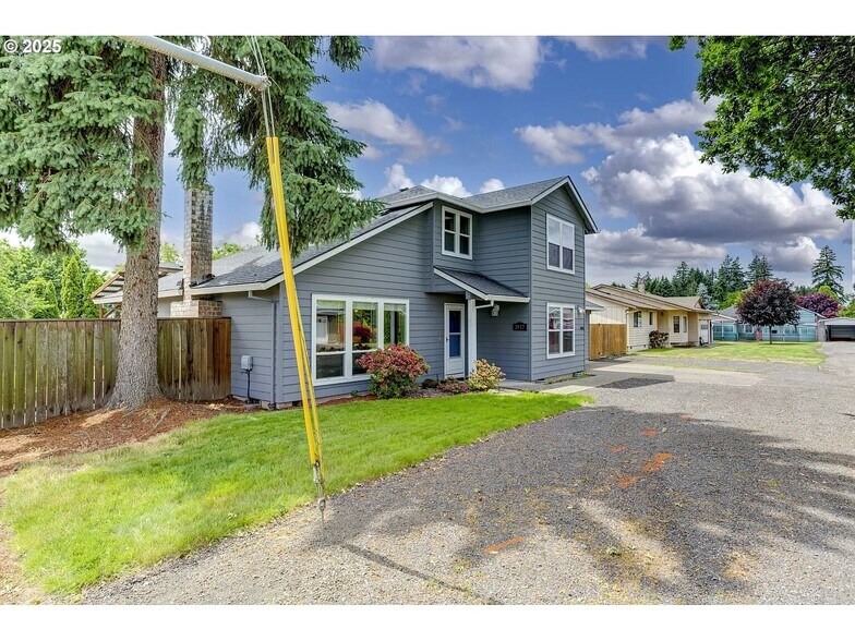 Building Photo - 3017 SE Brookwood Ave
