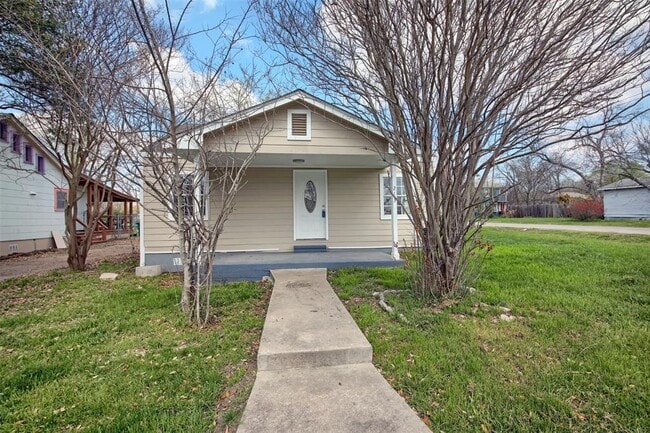 Building Photo - 213 Hosack St