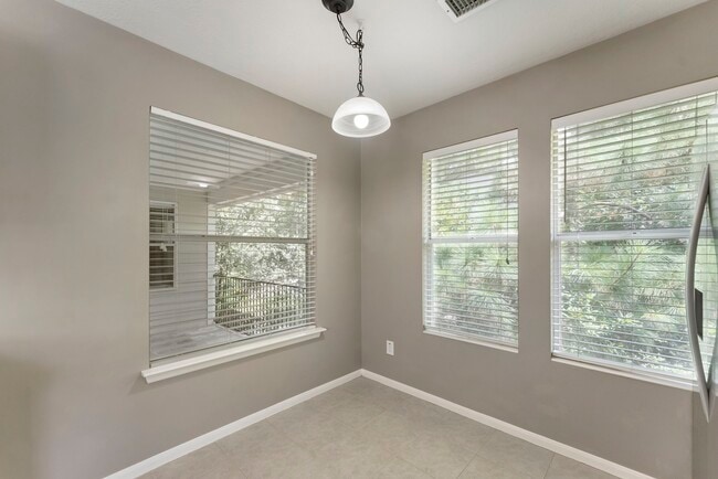 Building Photo - 17 N Spiral Vine Cir