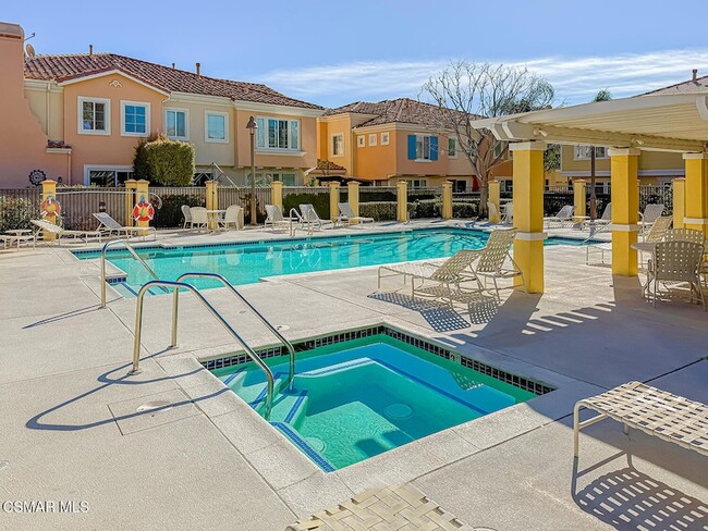 Building Photo - 2930 Esperanza Way