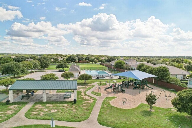 Building Photo - 307 Grutsch Dr
