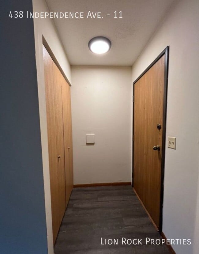 Building Photo - Charming Two Bedroom in the heart of Champ...