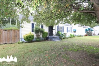 Building Photo - 965 Dillworth St