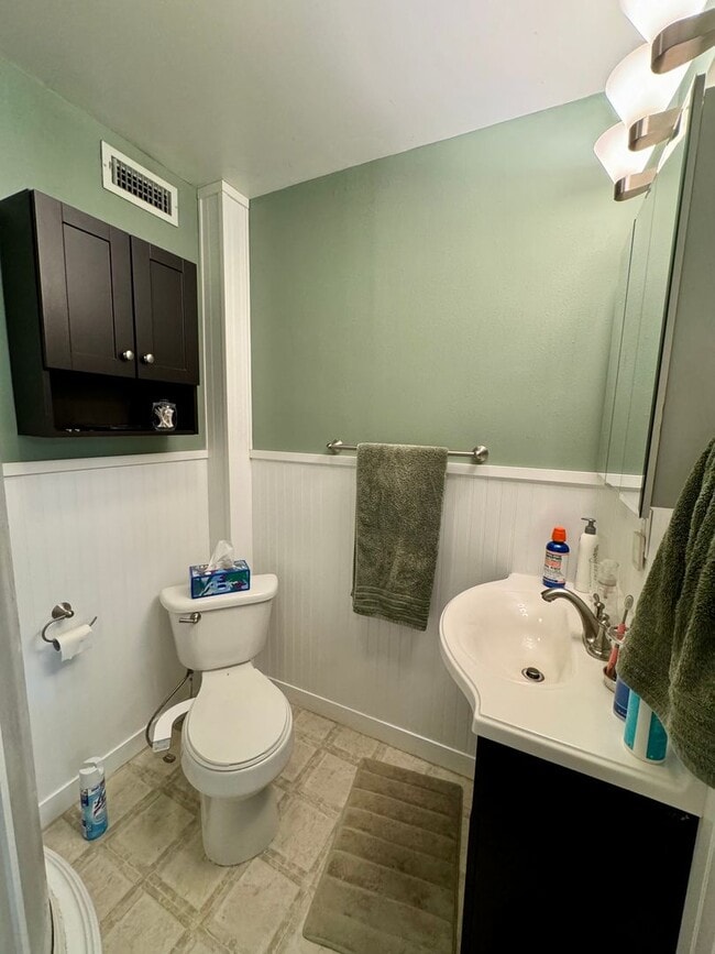 Building Photo - Single Family Home for Rent