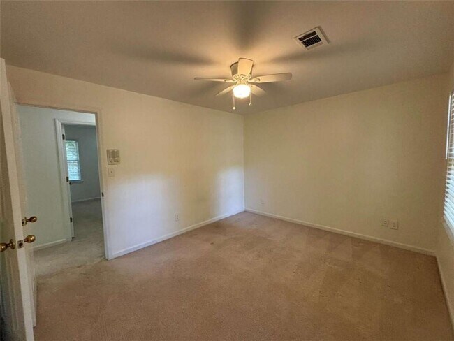 Building Photo - 4160 Creekwood Dr
