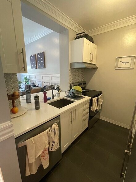 Building Photo - 471 Massachusetts Ave