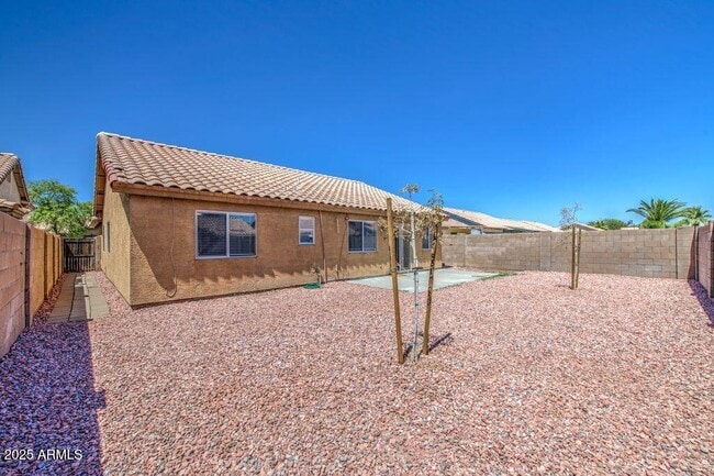 Building Photo - 8407 W Monte Vista Rd
