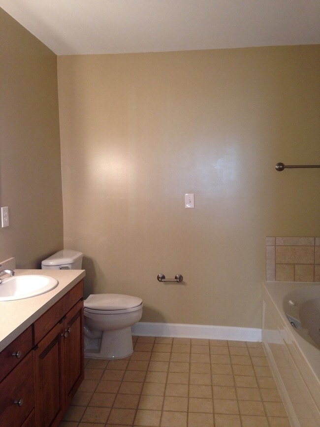 Building Photo - PORT WARWICK