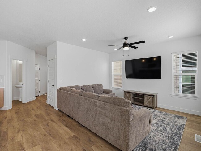 Building Photo - RES_VANDERWATT_866