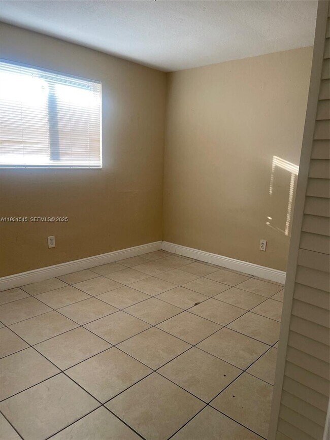 Building Photo - 3031 NW 134th St