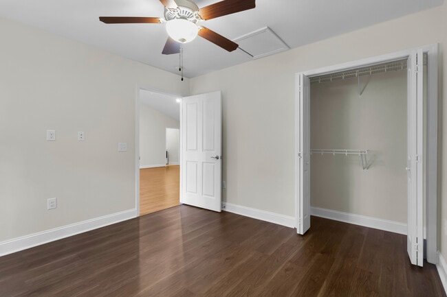 Building Photo - 213 Church Hill Ct