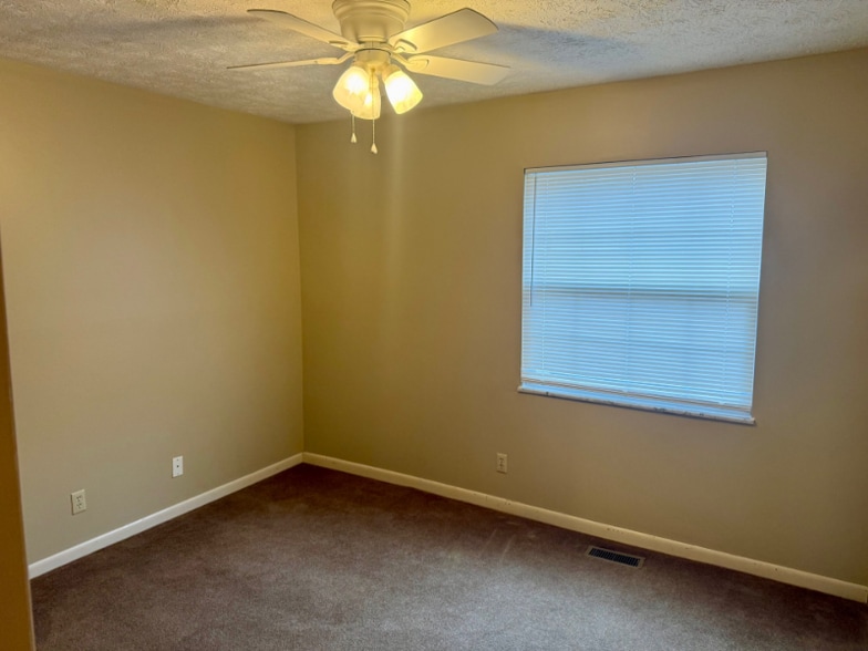 Building Photo - 2305 Adams Ave