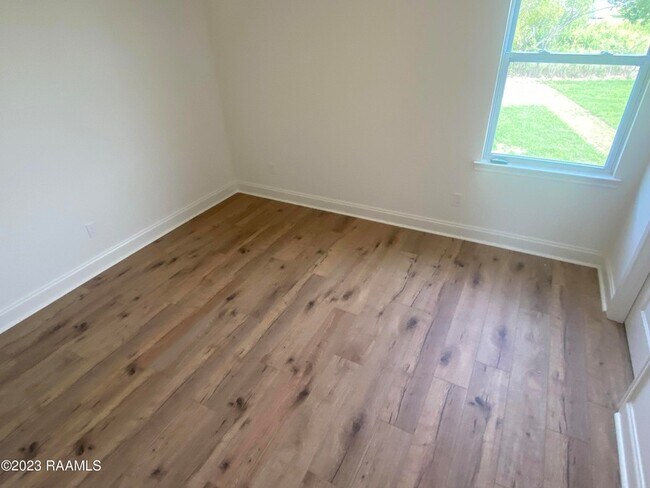 Building Photo - 8550 Cat Rd