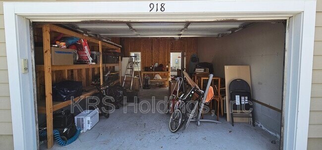Building Photo - 918 Hillside Ave